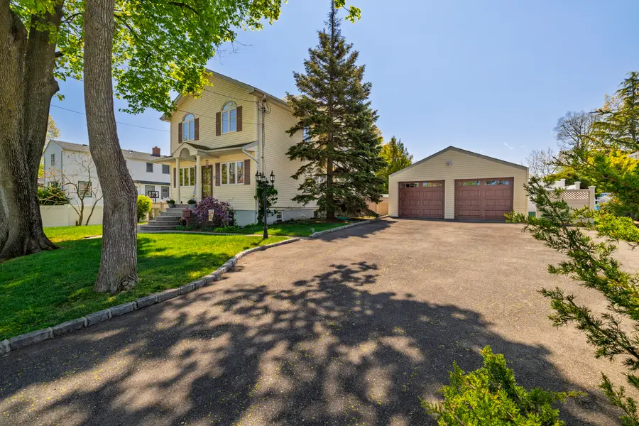 2522 5th Street, East Meadow, NY 11554 - #2