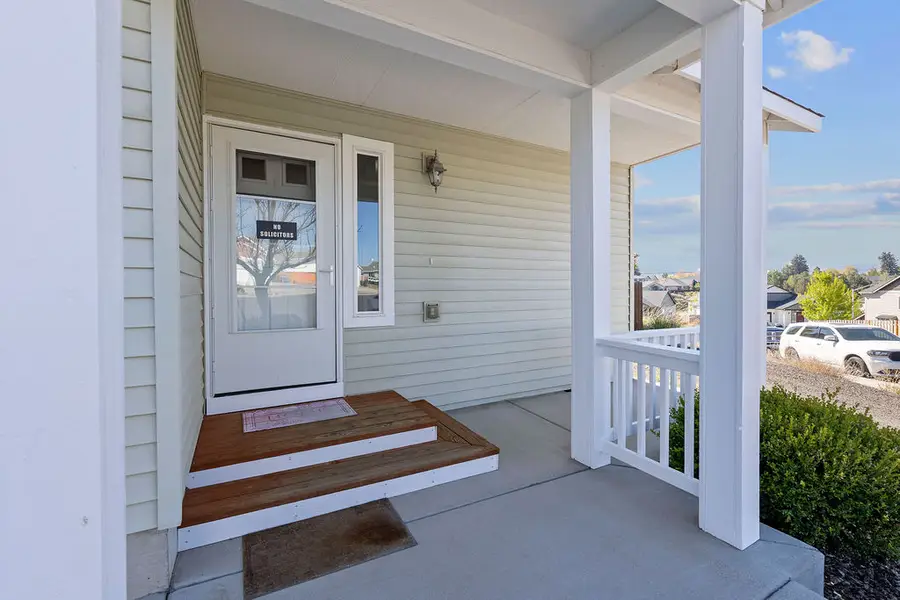 792 NE Robin Place, Prineville, OR 97754 - #3
