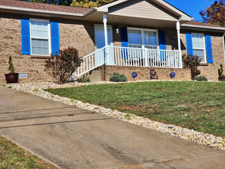345 Donna Dr, Clarksville, TN 37042 - #2