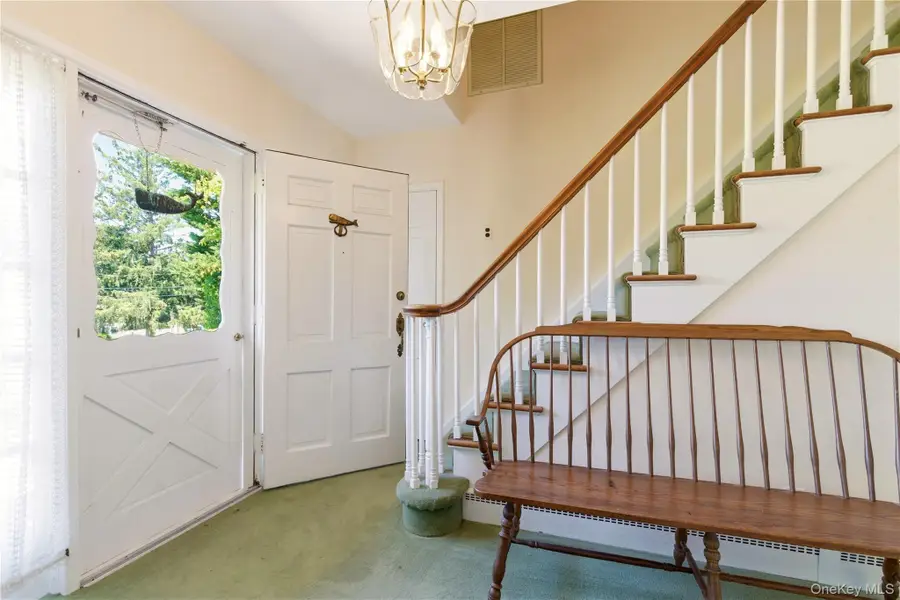 9 Fox Hunt Lane, Cold Spring Harbor, NY 11724 - #3