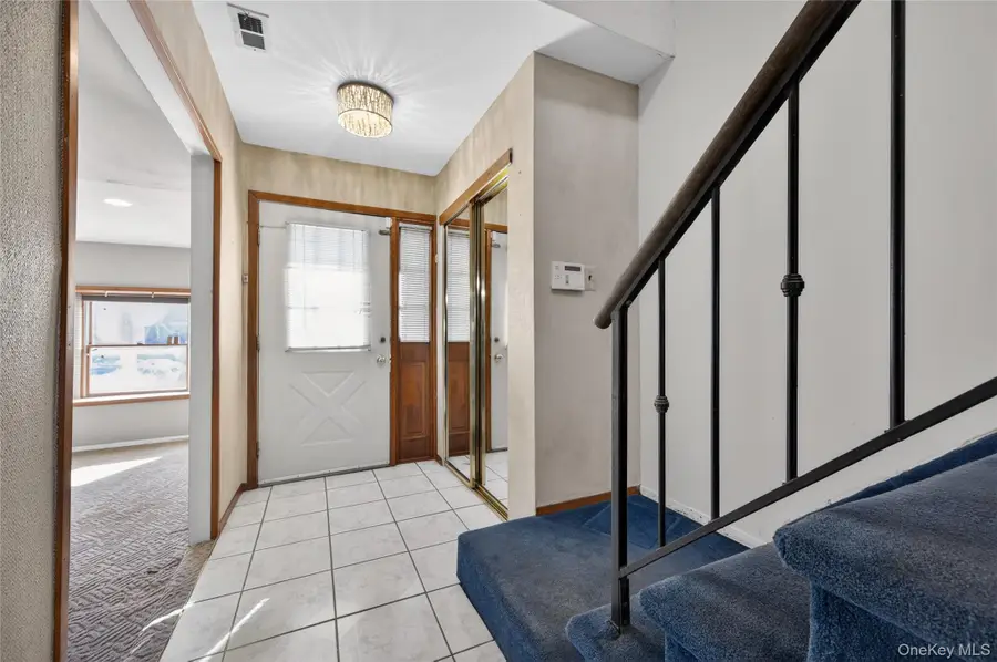 61 Estate Court #61, Woodbury, NY 11797 - #2