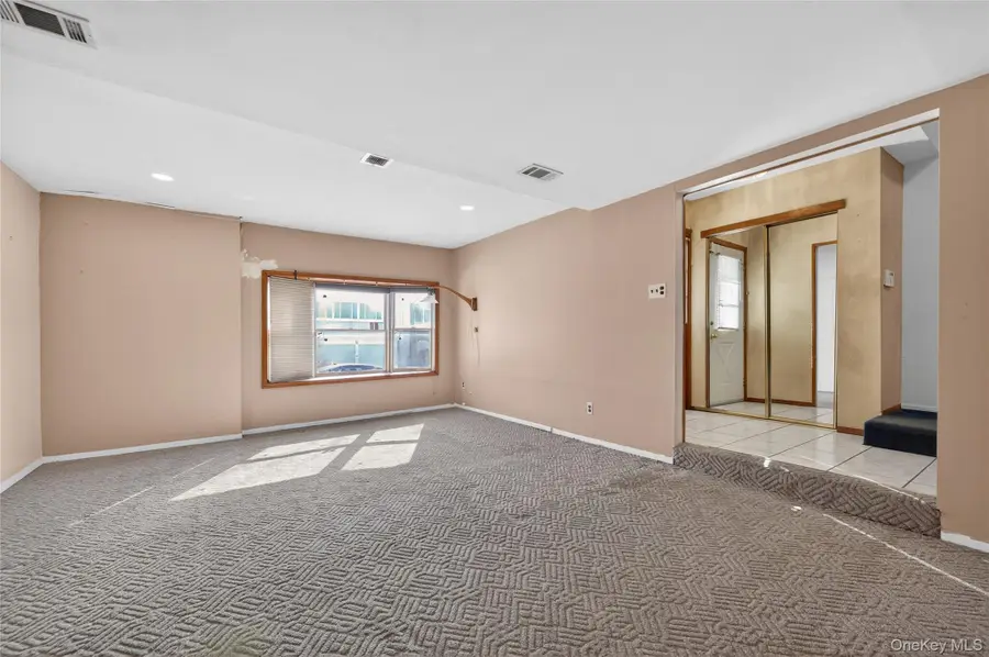 61 Estate Court #61, Woodbury, NY 11797 - #3