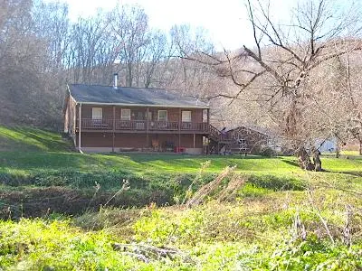 625 Chadwick Dr, Watertown, WI 53094