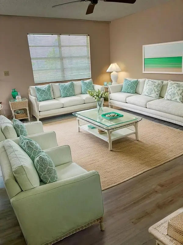 235 E Burgundy E #235, Delray Beach, FL 33484