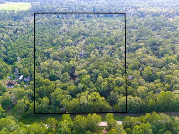 6271 Outlaw Bend Road, Rye, TX 77369