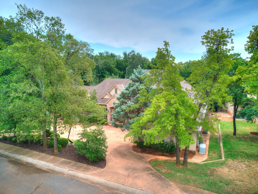 400 Autumnwood Court, Edmond, OK 73003 - #2