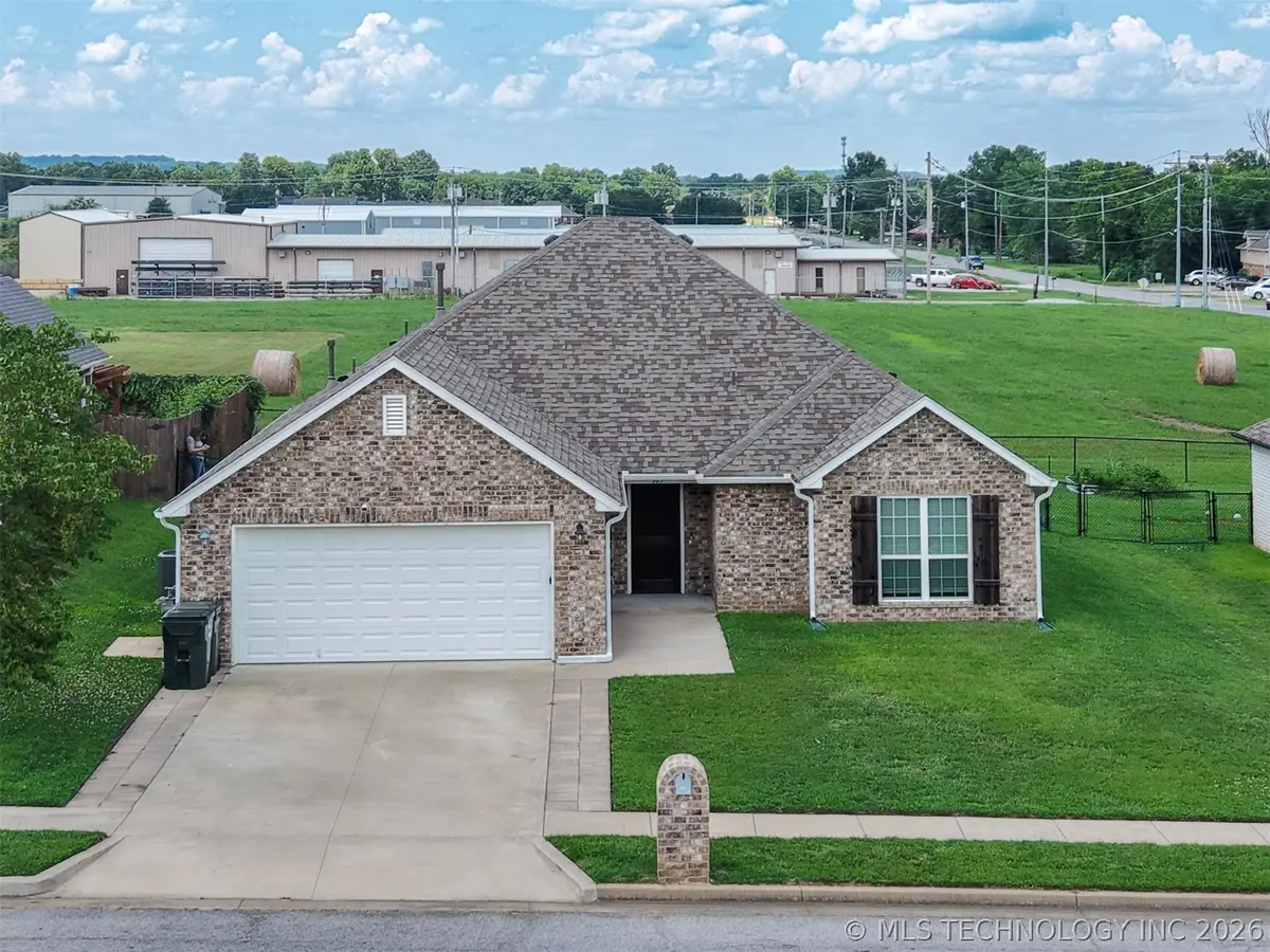 103 W 135th Street, Skiatook, OK 74070 - #1