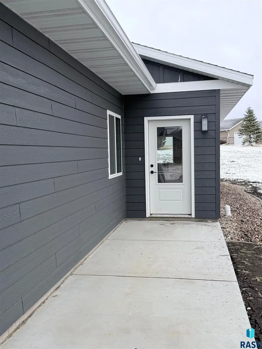 1002 S 6th Ave, Rock Rapids, IA 51246 - #3