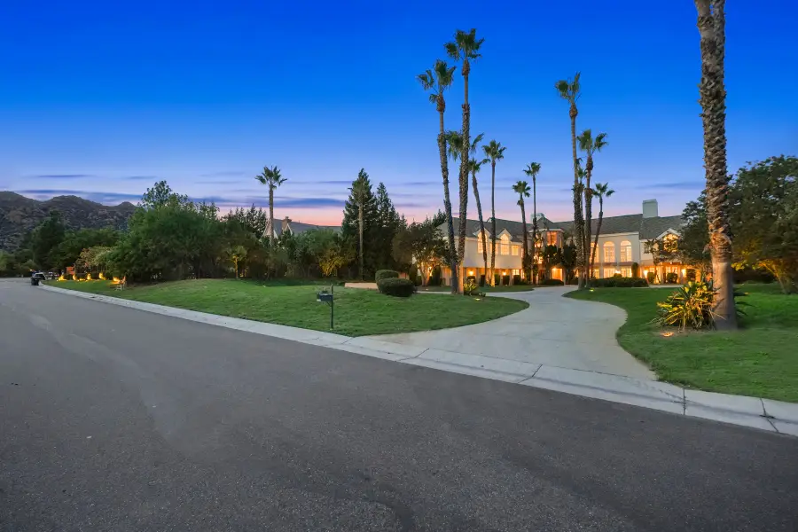 22515 La Quilla Drive, Chatsworth, CA 91311 - Image #2