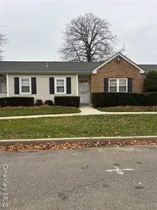 118 Harbor S, Amityville, NY 11701