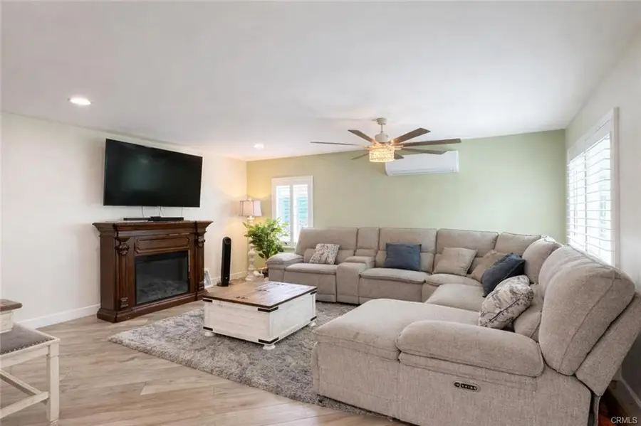 161 W Harcourt Street, Long Beach, CA 90805 - #2