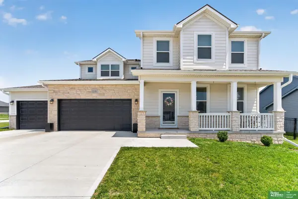12103 S 208th Avenue, Gretna, NE 68028