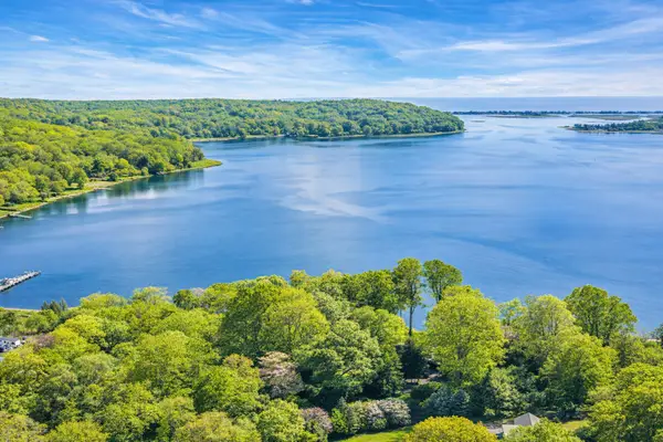 942 Navesink River Road, Middletown, NJ 07760