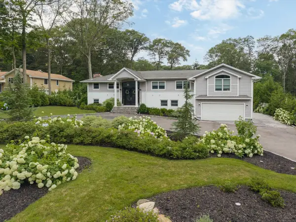 22 Beaumont Drive, Melville, NY 11747