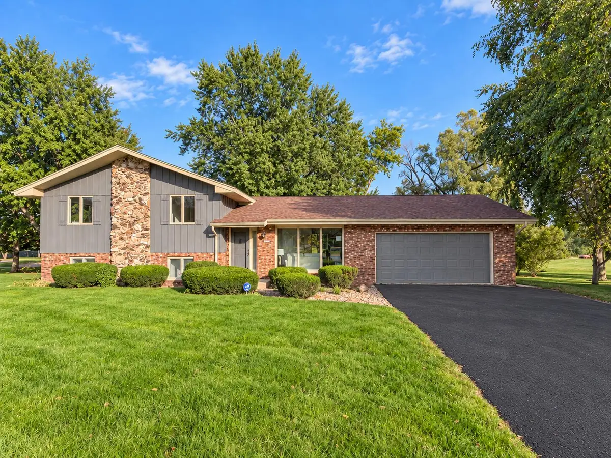 11040 N Riverland Ct, Mequon, WI 53092 - #1