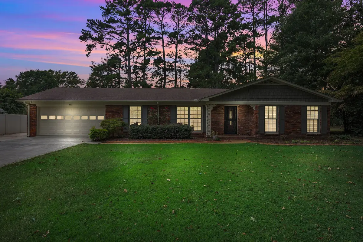 2307 Brookwood Drive Se, Decatur, AL 35601 - Image #1