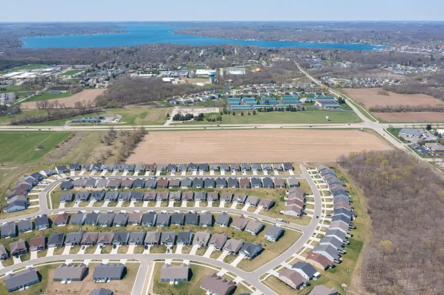 1101 S Edwards Blvd, Lake Geneva, WI 53147 - #3