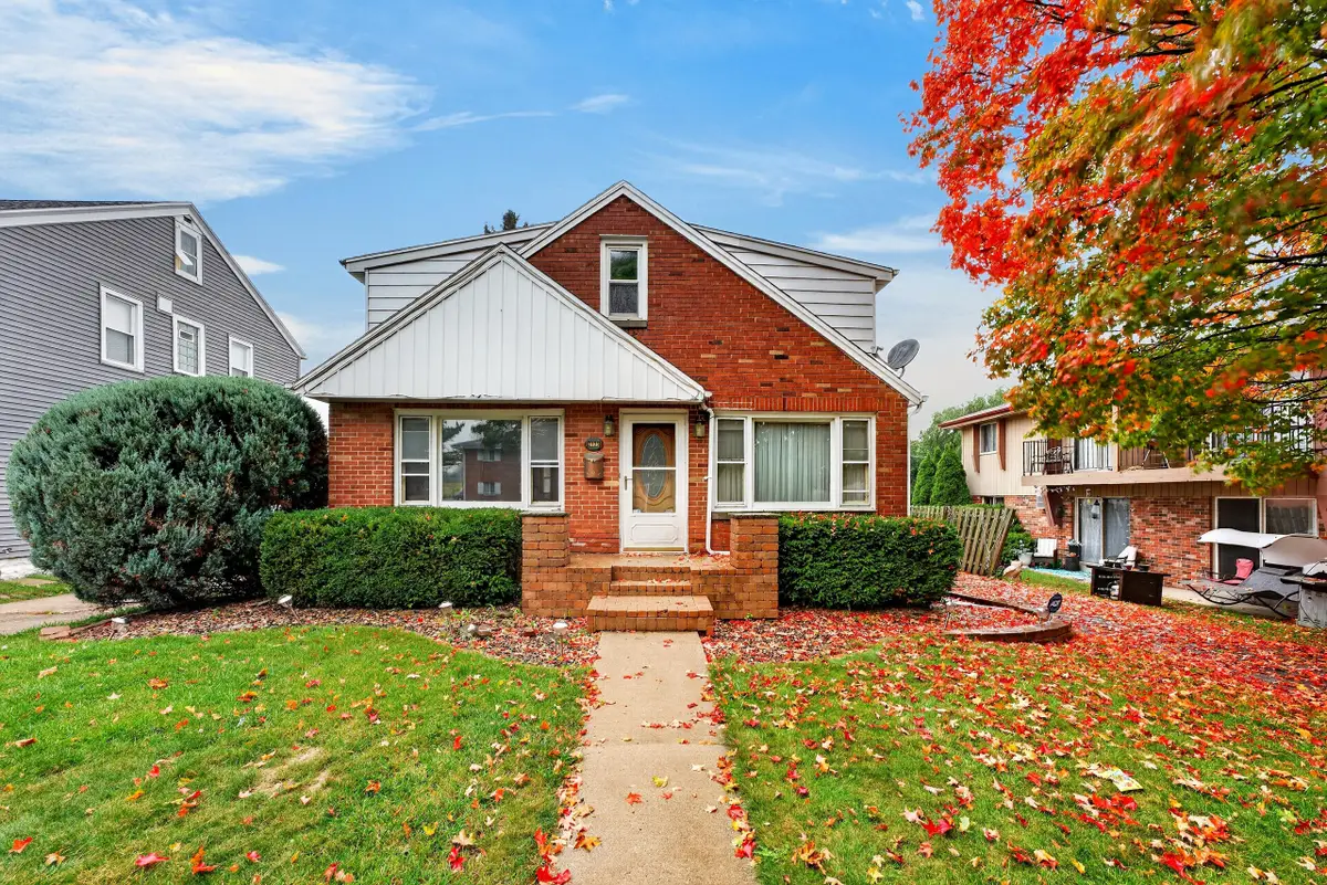 2123 S 102 St, West Allis, WI 53227 - #1
