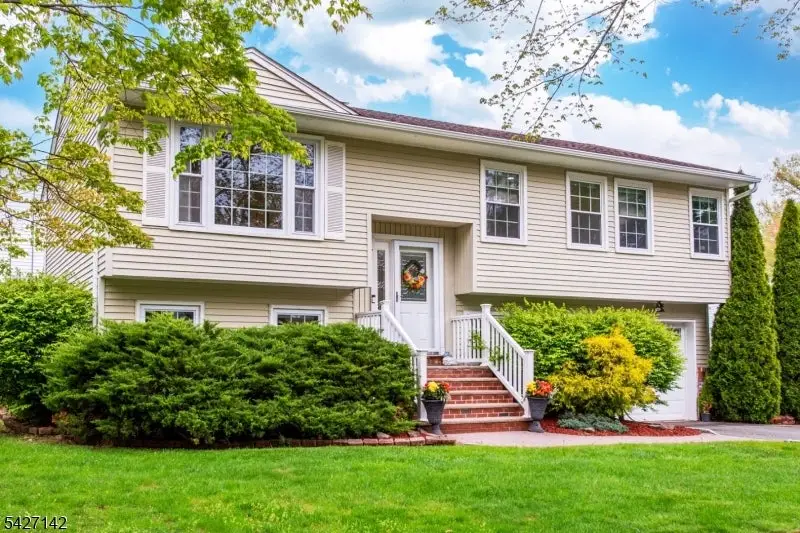 900 Sioux Avenue, Lake Hiawatha, NJ 07034 - #3