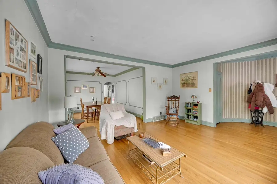 10021 S Oakley Avenue, Chicago, IL 60643 - Image #3