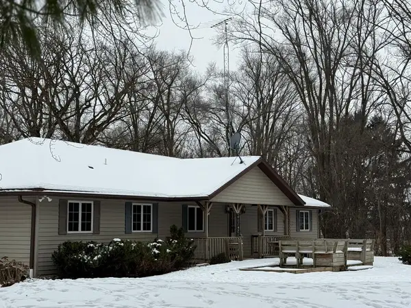 W6399 Brick Church Rd, Walworth, WI 53184