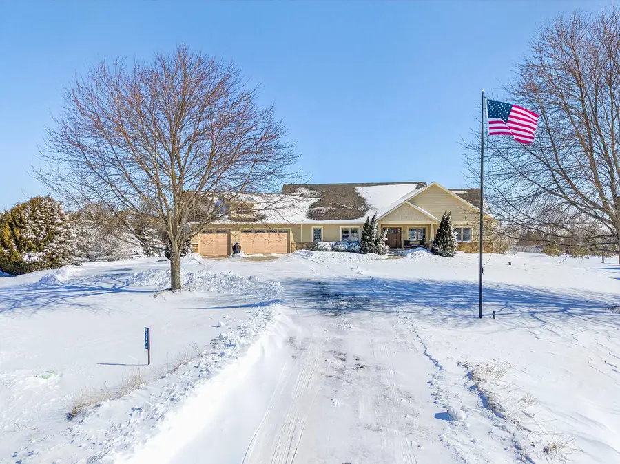 7864 Noah Ln, Wayne, WI 53090 - #2