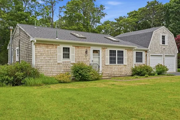 40 Cape Cod Lane, Barnstable, MA 02630