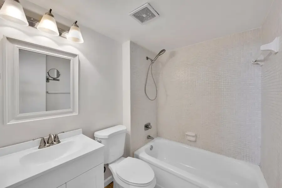 118 Royal Park Drive #4G, Oakland Park, FL 33309 - #3