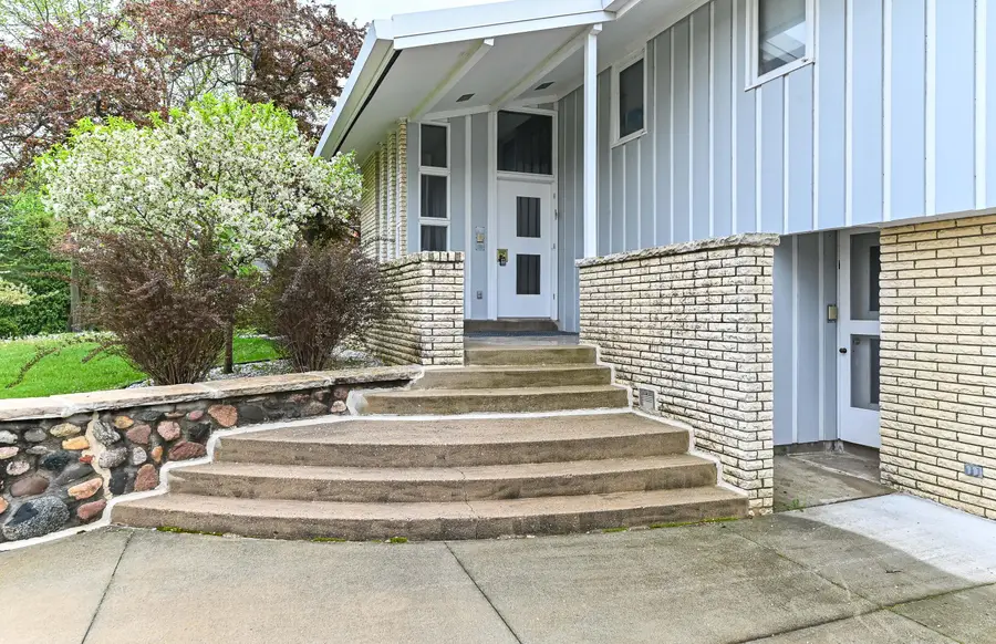301 W Indian Creek Ct, Fox Point, WI 53217 - #3