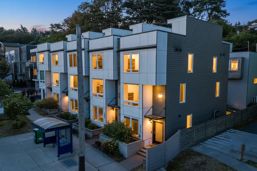 2833 3rd Avenue W, Seattle, WA 98119 - #2