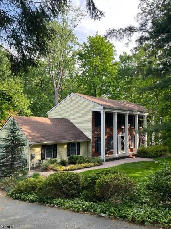 71 Cheshire Lane, Ringwood, NJ 07456