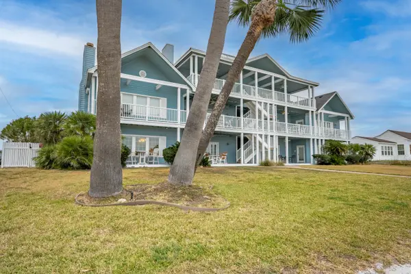 627 S Water Street #101, Rockport, TX 78382