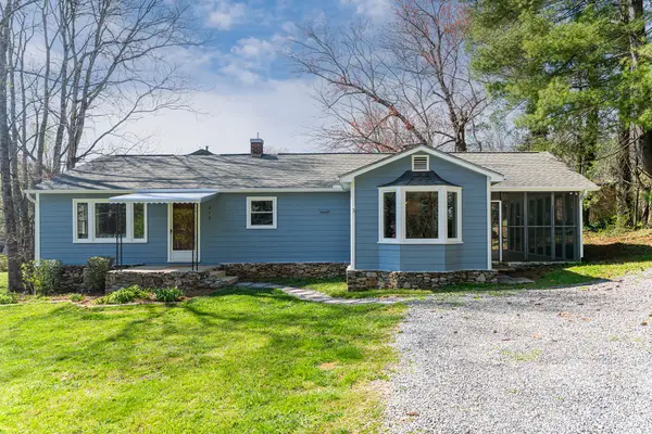 215 Browning Avenue, Hendersonville, NC 28791