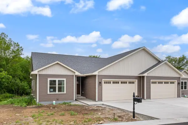 742 Kensington Drive, Ripon, WI 54971