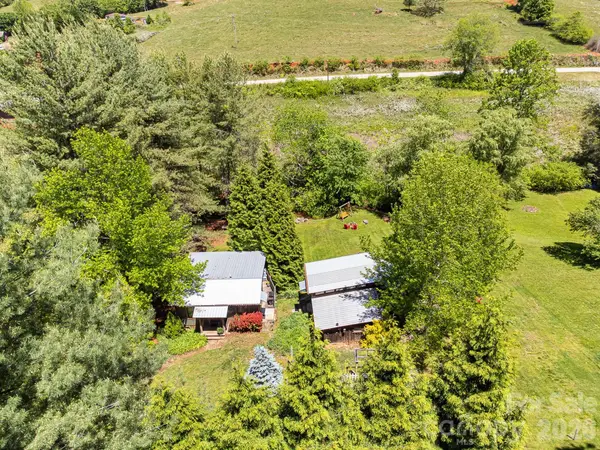 107  111 Hougie Heaven Lane, Franklin, NC 28734