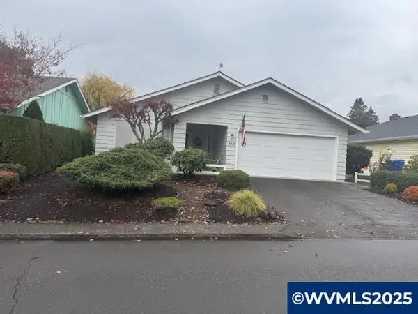 3235  Oakcrest Dr NW, Salem, OR 97304