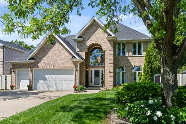 986 E Red Oak Street, Addison, IL 60101