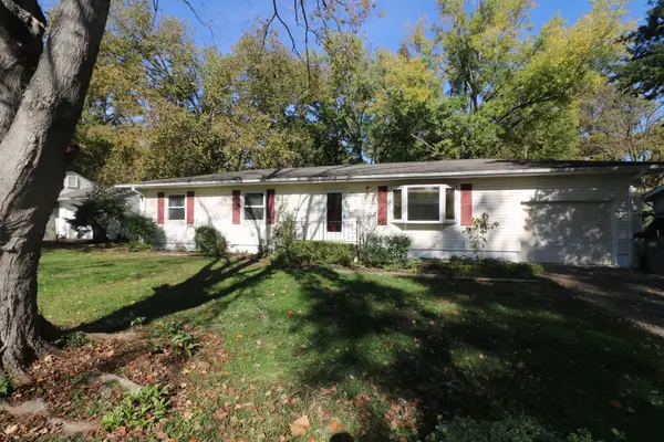 906 Valley Drive, Carterville, IL 62918