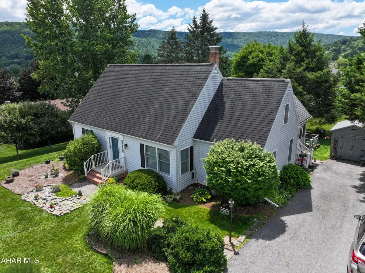 208 Concord Dr, Bedford, PA 15522 - #1