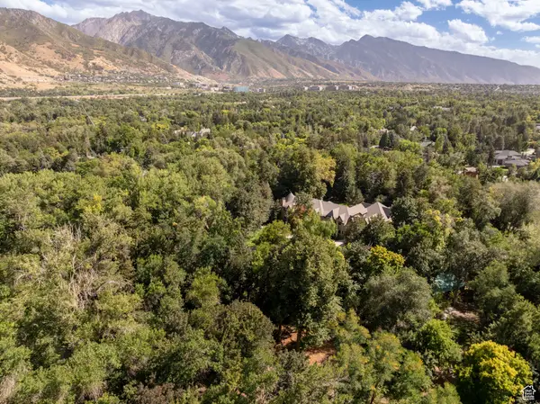 2318 E Walker Ln, Holladay, UT 84117