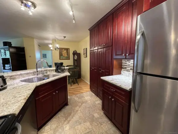 7263 Camino Degrazia #33, San Diego, CA 92111