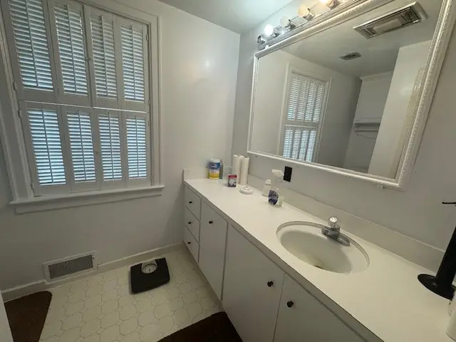 621 W Hayes Street, Ahoskie, NC 27910 - Image #3