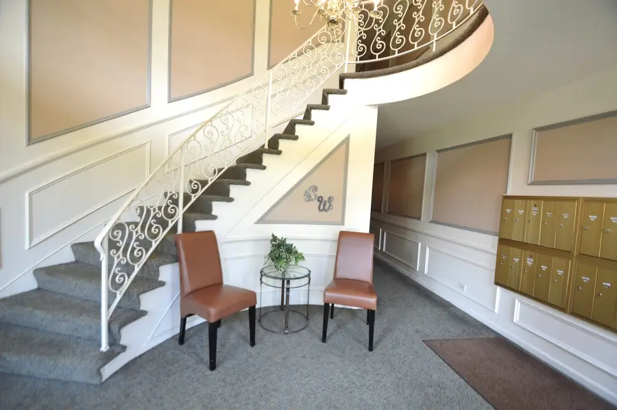 112 Carriage Way Drive #204A, Burr Ridge, IL 60527 - #3