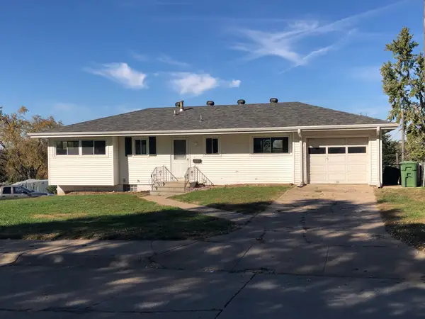 102 Crestridge Drive, Bellevue, NE 68005