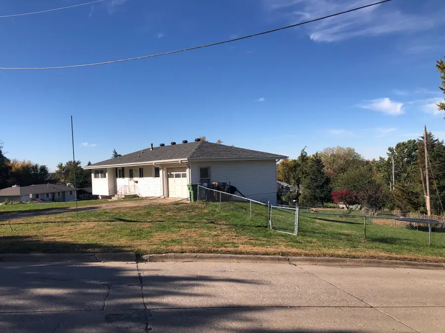 102 Crestridge Drive, Bellevue, NE 68005 - Image #3