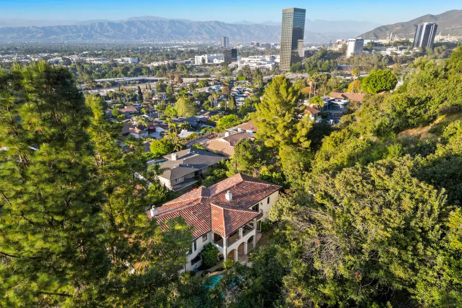 10940 Terryview Drive, Studio City, CA 91604 - #2