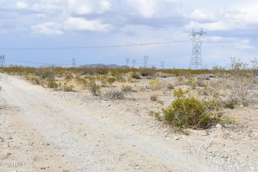 34630 Longview Road, Pearblossom, CA 93553 - #2