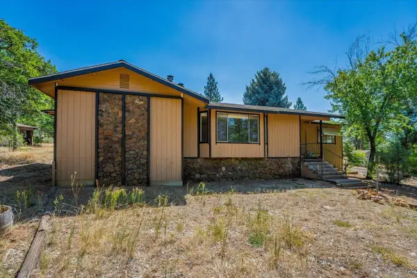 770 Day Road, McArthur, CA 96056