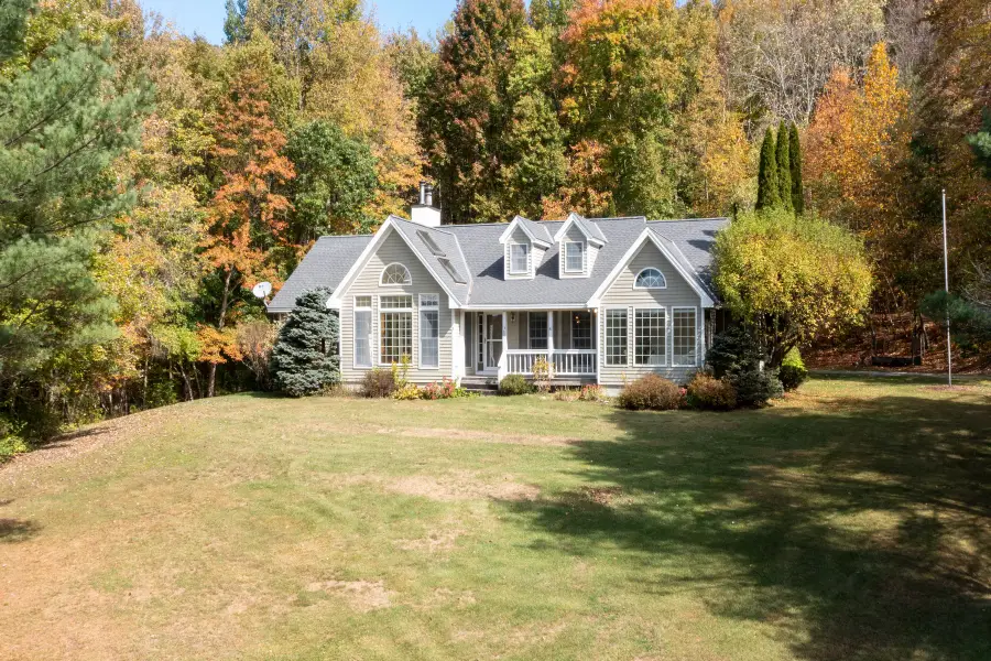 389 Wilcox Road, Arlington, VT 05250 - Image #2