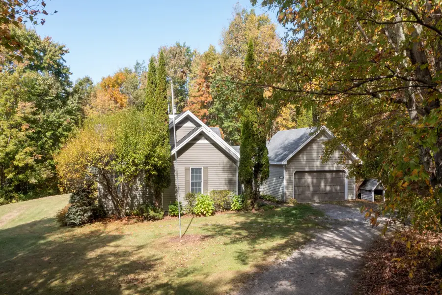 389 Wilcox Road, Arlington, VT 05250 - Image #3